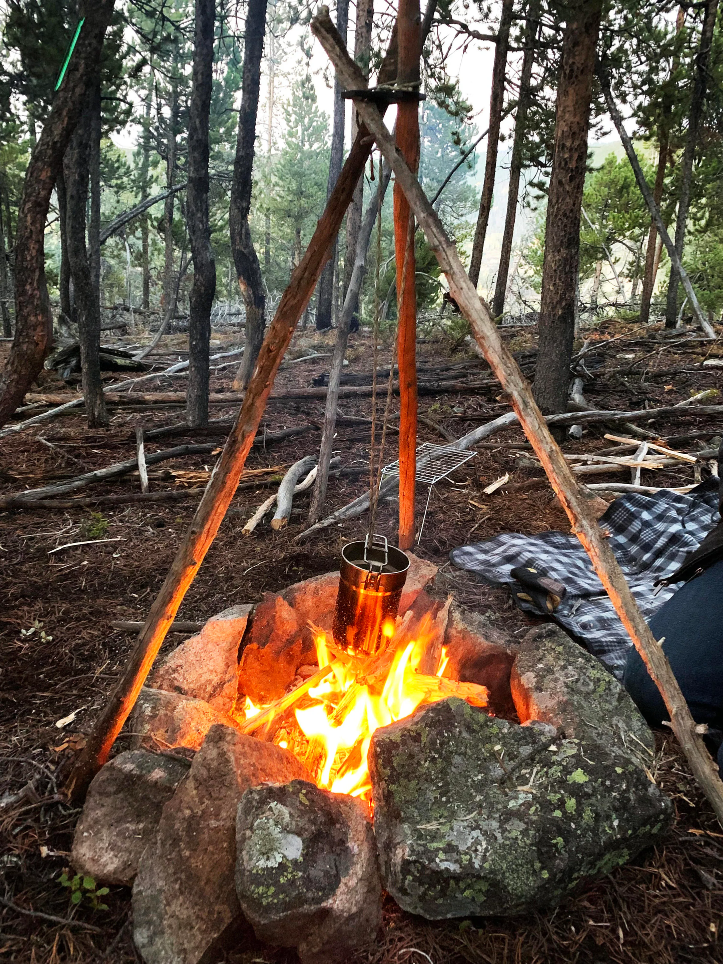 Summit© - Camping Tripod Board (Quick set up, Durable)